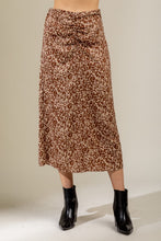 Load image into Gallery viewer, Leopard Midi Skirt
